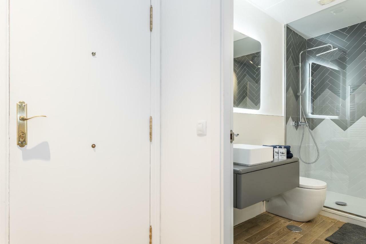 Waou Gran Via Es Mia - Corta Duracion Apartment Madrid Exterior photo